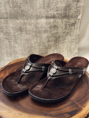 Minnetonka Silverthorne 360 Womens Brown Leather Thong Sandals Size 9